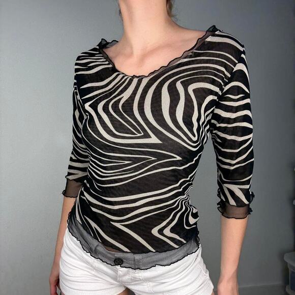 Black white zebra trippy y2k three quarter sleeve long sleeve top - Picture 7 of 8